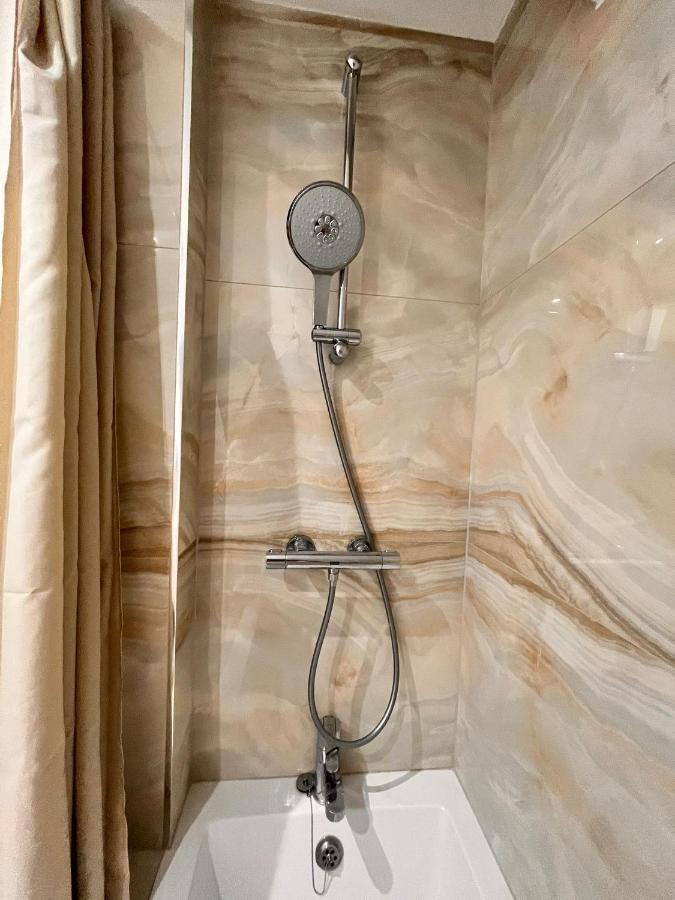 Luxurious Double Bedroom, Ensuite With Free Wifi. 옥스퍼드 외부 사진