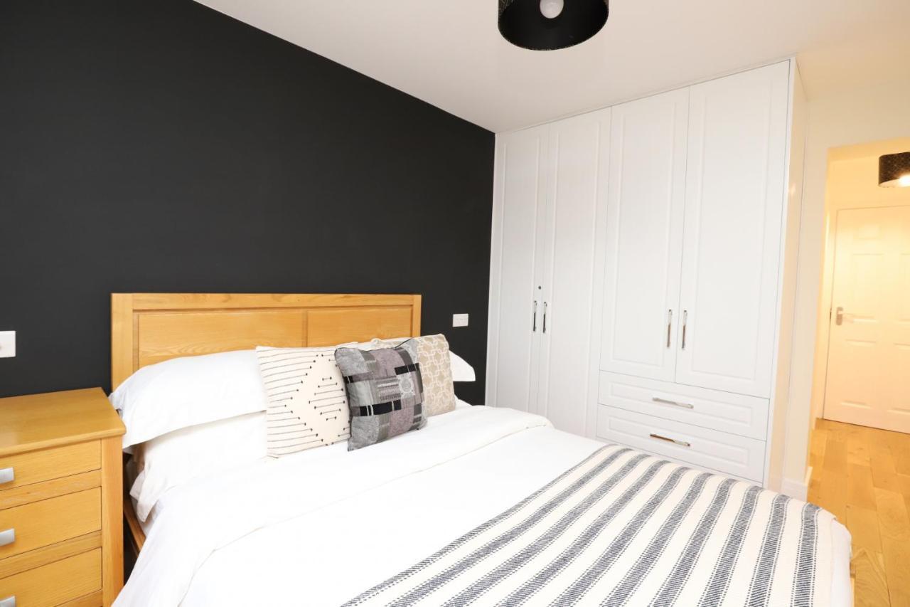 Luxurious Double Bedroom, Ensuite With Free Wifi. 옥스퍼드 외부 사진