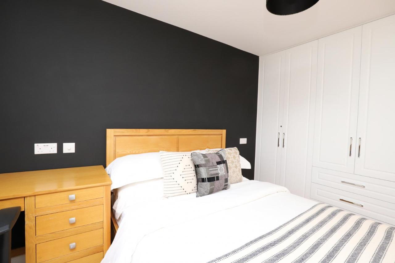 Luxurious Double Bedroom, Ensuite With Free Wifi. 옥스퍼드 외부 사진