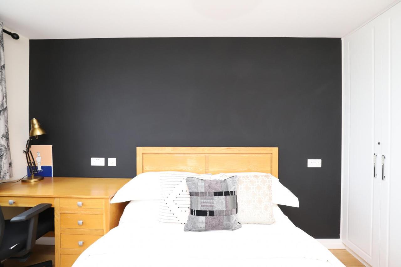 Luxurious Double Bedroom, Ensuite With Free Wifi. 옥스퍼드 외부 사진